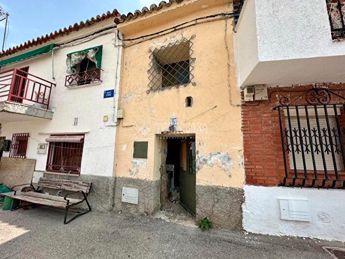 Casas en venta y pisos alquiler - 3