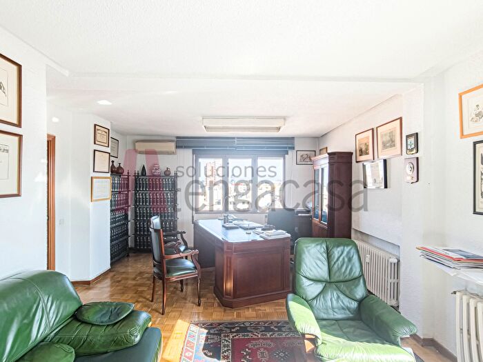Casas en venta y pisos alquiler - 3