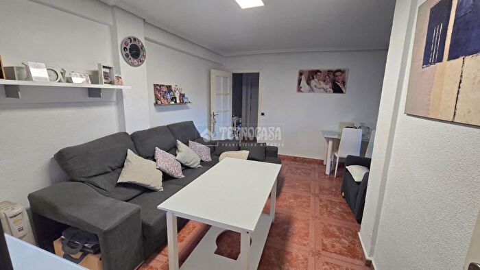 Casas en venta y pisos alquiler - 3