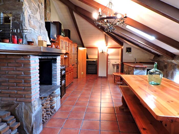Casas en venta y pisos alquiler - 1
