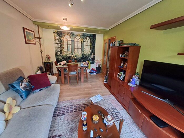 Casas en venta y pisos alquiler - 2