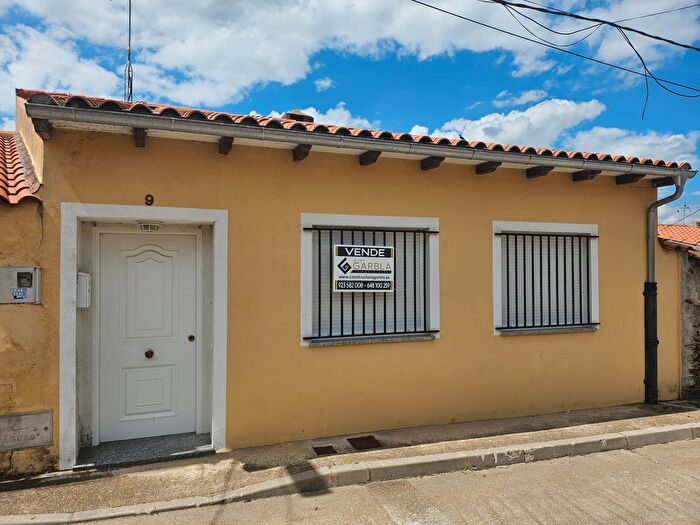 Casa en venta en Guijuelo, Salamanca de 1 habitacion