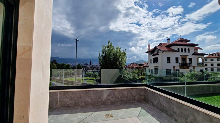 Casas en venta y pisos alquiler - 2
