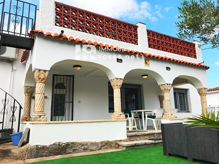 Casa en venta en Nord, Roses de 2 habitaciones