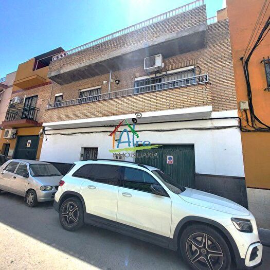 Casas en venta y pisos alquiler - 1