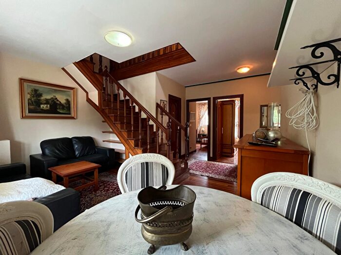Casas en venta y pisos alquiler - 2
