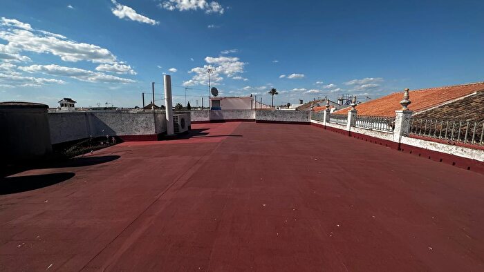 Casa en venta en Salteras, Sevilla de 7 habitaciones