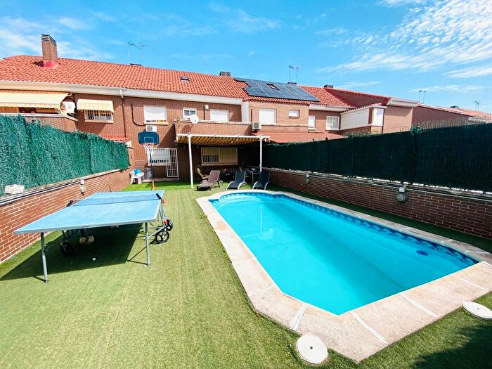 Casas en venta y pisos alquiler - 1