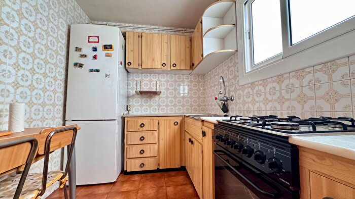 Casas en venta y pisos alquiler - 2