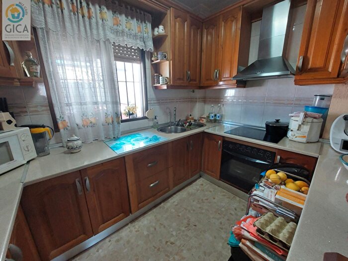 Casas en venta y pisos alquiler - 3