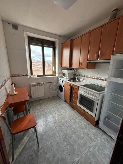 Casas en venta y pisos alquiler - 3