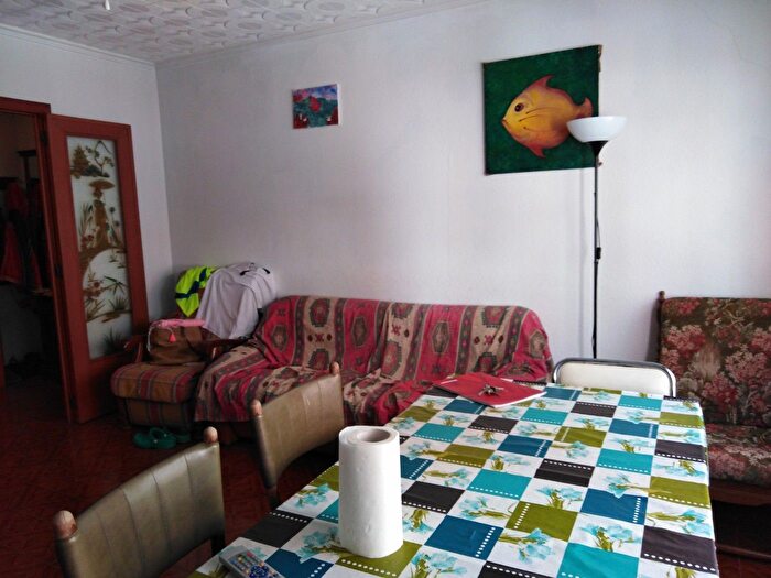 Casas en venta y pisos alquiler - 3