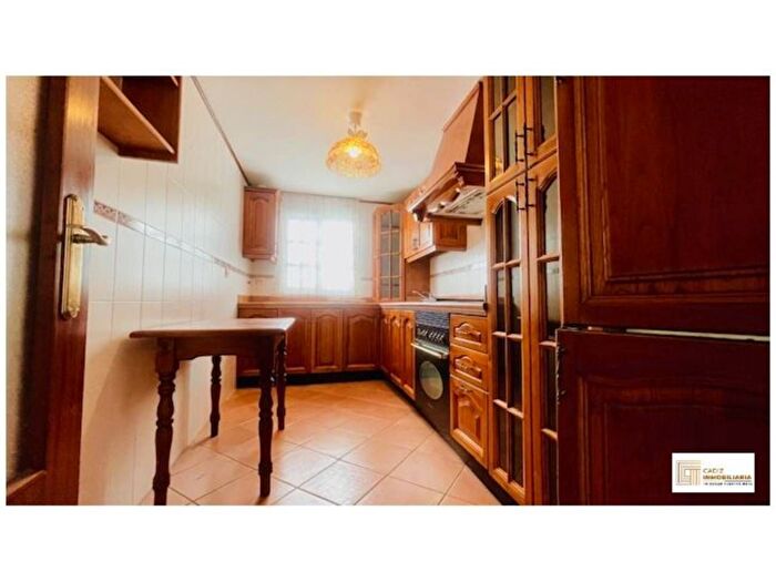 Casas en venta y pisos alquiler - 3