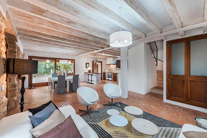 Casas en venta y pisos alquiler - 3