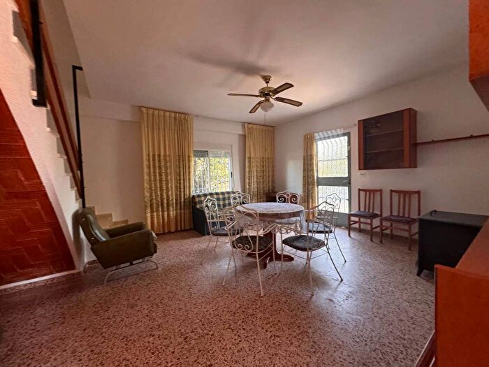 Casas en venta y pisos alquiler - 2