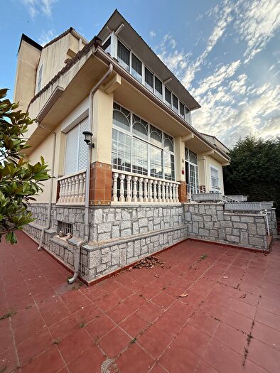 Casas en venta y pisos alquiler - 3