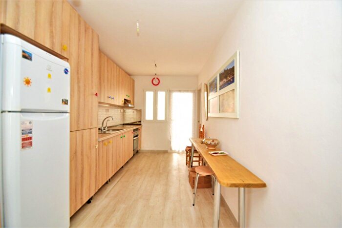 Casas en venta y pisos alquiler - 3