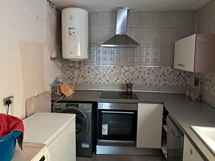 Casas en venta y pisos alquiler - 1