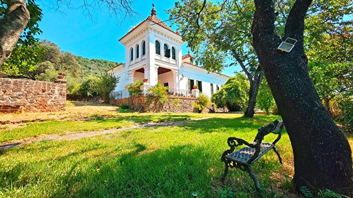 Casa en venta en Aracena, Huelva de 5 habitaciones