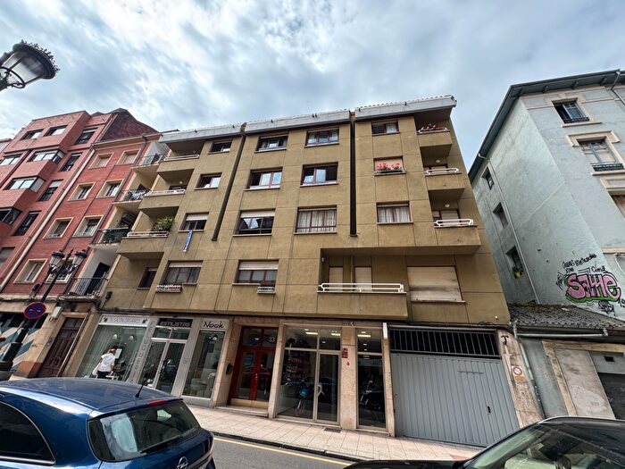 Casas en venta y pisos alquiler - 2