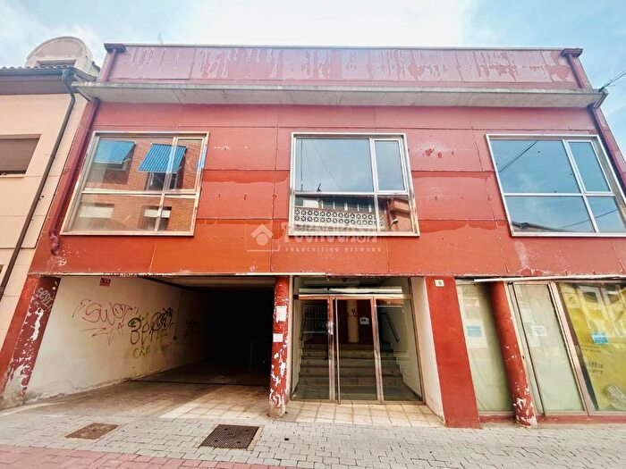 Casas en venta y pisos alquiler - 1