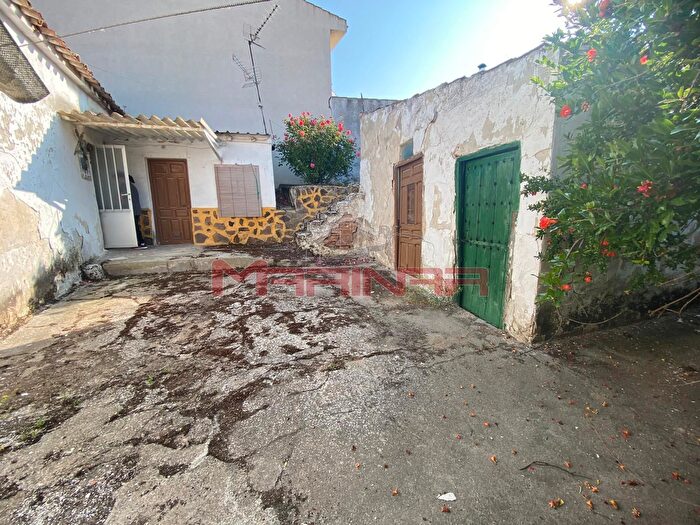 Casas en venta y pisos alquiler - 3