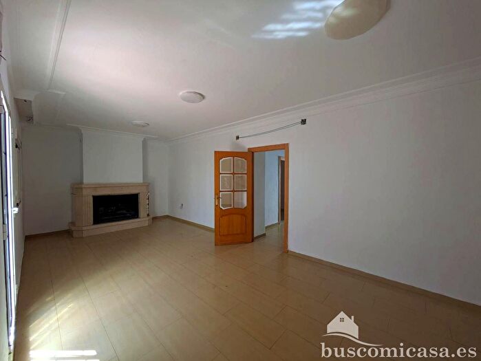 Casas en venta y pisos alquiler - 1