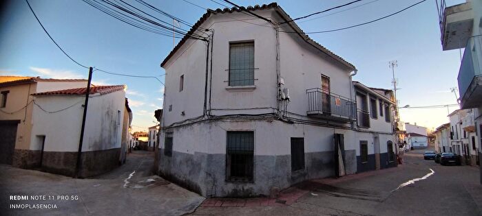 Casa en venta en Serradilla, Cáceres de 3 habitaciones