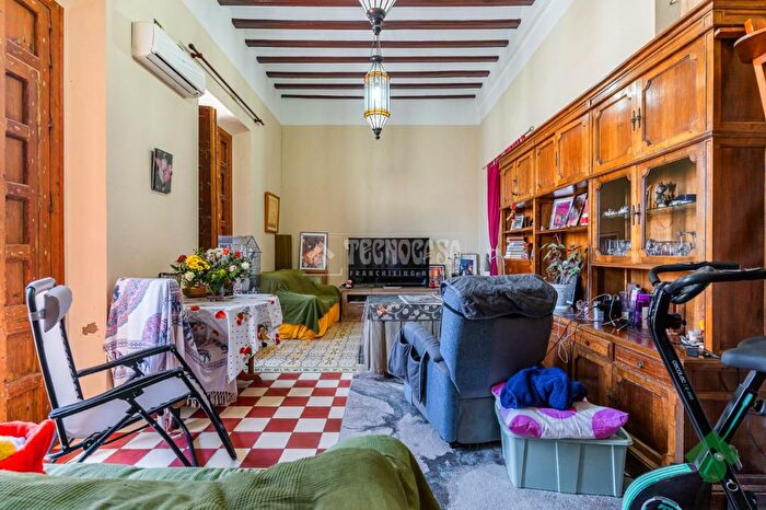 Casas en venta y pisos alquiler - 1
