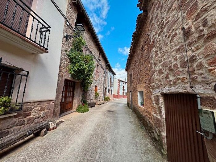 Casa en venta en Mirafuentes, Navarra de 4 habitaciones