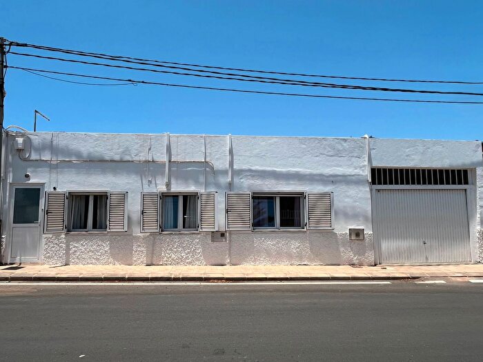 Casas en venta y pisos alquiler - 1
