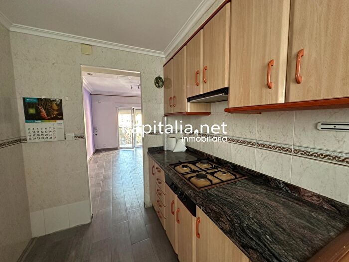 Casas en venta y pisos alquiler - 1