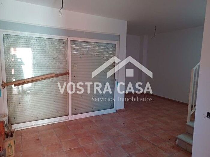 Casas en venta y pisos alquiler - 3