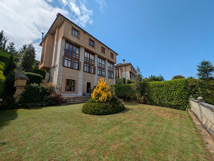 Casas en venta y pisos alquiler - 1