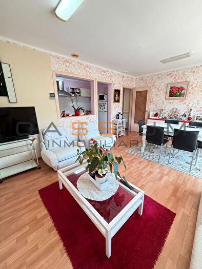 Casas en venta y pisos alquiler - 1