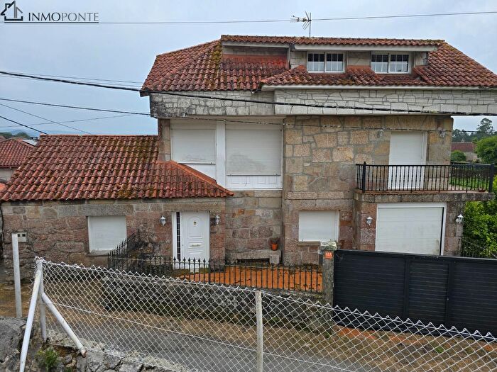 Casa en venta en Ponte Caldelas, Pontevedra de 4 habitaciones