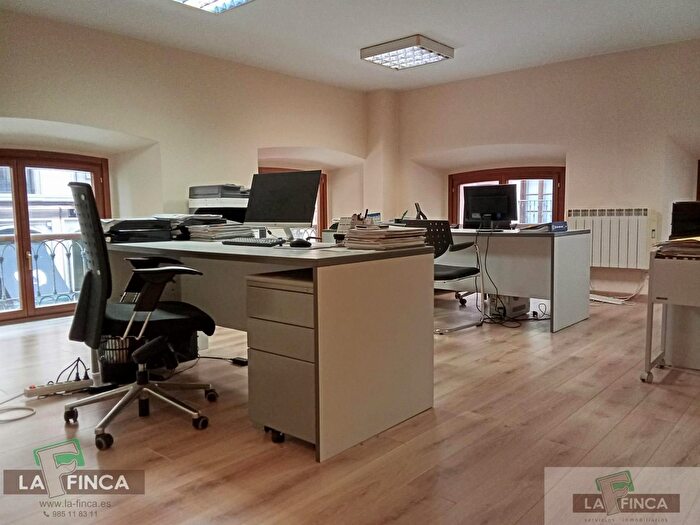 Casas en venta y pisos alquiler - 1