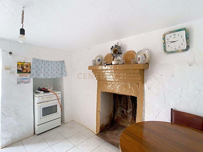 Piso en venta en Algarinejo, Granada de 5 habitaciones
