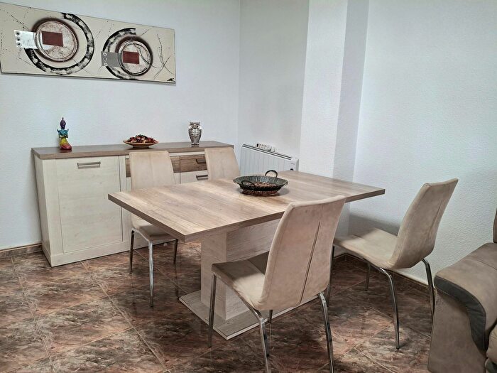 Casas en venta y pisos alquiler - 3