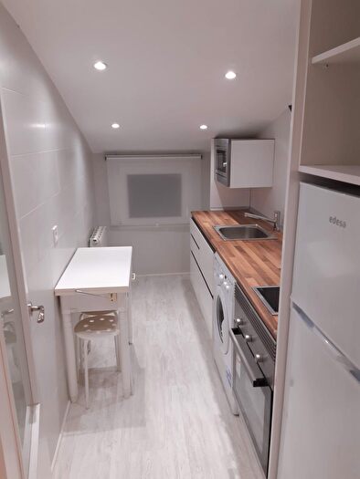 Casas en venta y pisos alquiler - 1