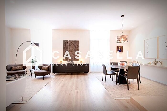 Piso en venta en LEixample, El Pla del Remei de 3 habitaciones