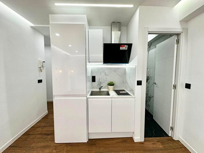 Casas en venta y pisos alquiler - 3