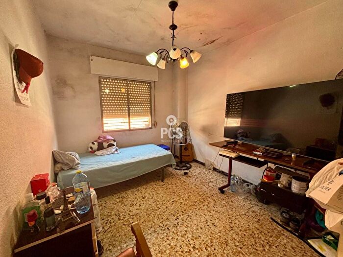 Casas en venta y pisos alquiler - 3