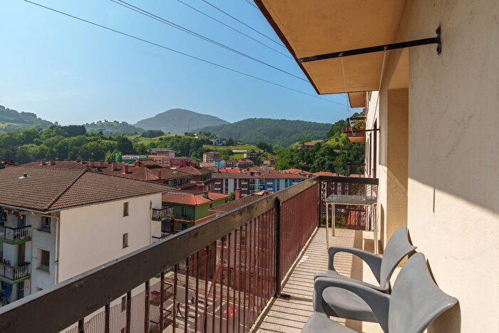Casas en venta y pisos alquiler - 1