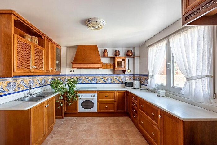 Casas en venta y pisos alquiler - 3