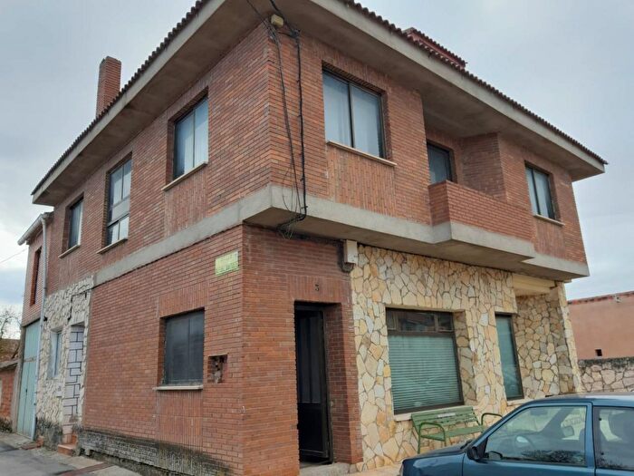 Casas en venta y pisos alquiler - 2