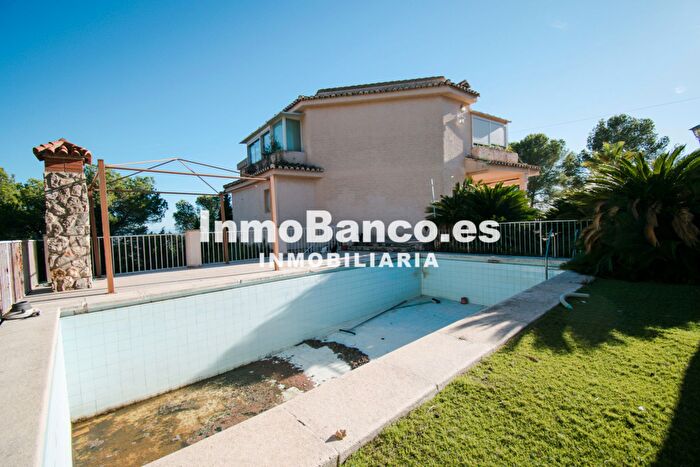 Casas en venta y pisos alquiler - 2