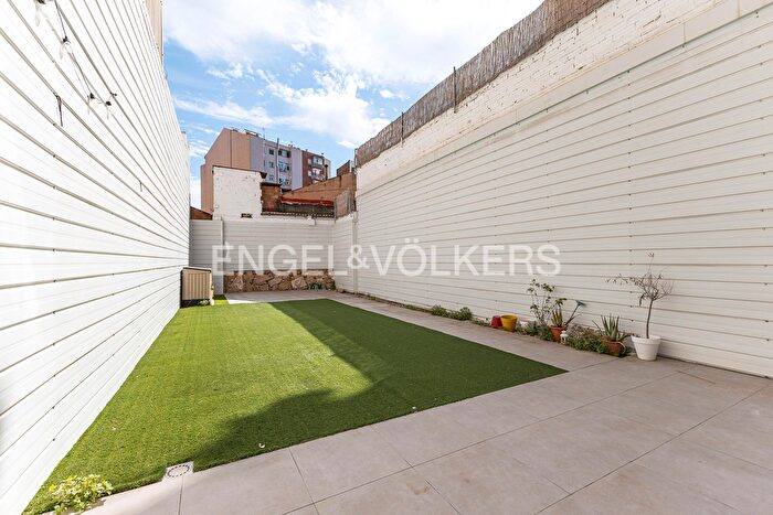 Casas en venta y pisos alquiler - 3