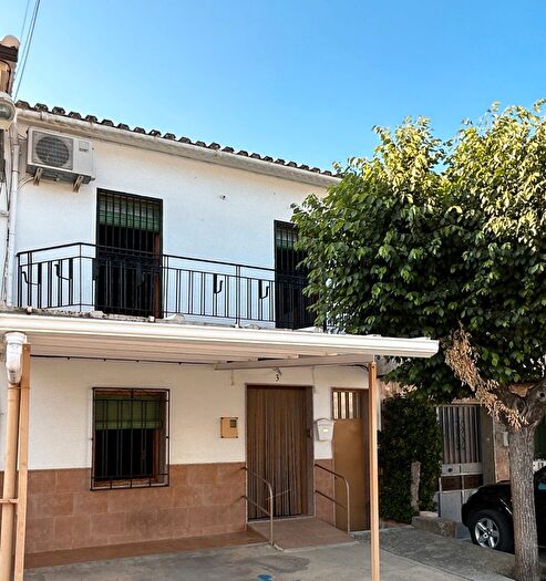 Casa en venta en Castillo de Locubín, Jaén de 4 habitaciones