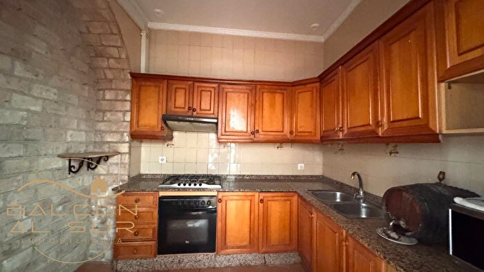 Casas en venta y pisos alquiler - 3